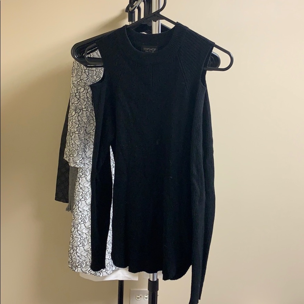 TOPSHOP Shoulder cut sweater - Women’s size 6